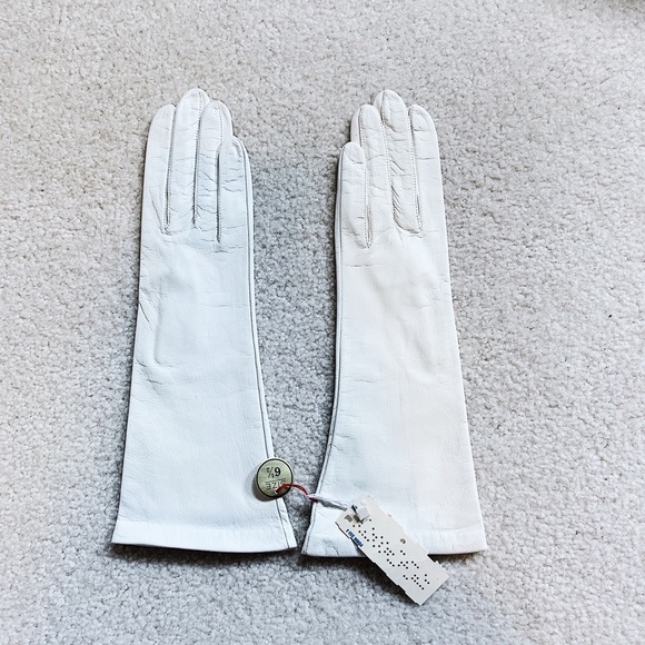 ๐CLOSET CLEAN-OUT - MAKE OFFERS๐ Vintage White Leather Gloves NWT - Picture 1 of 7